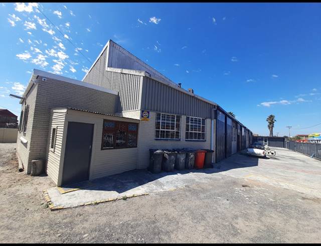 1,695M² BUILDING SOLD IN ATHLONE